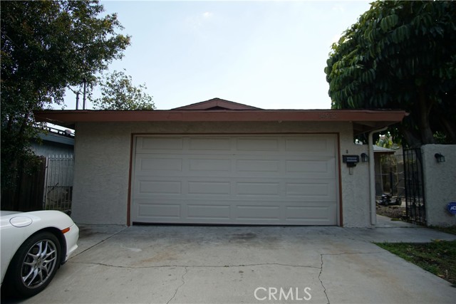 Detail Gallery Image 1 of 1 For 14912 Gilmore St, Van Nuys,  CA 91411 - 3 Beds | 2 Baths