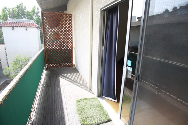 1 Bed Home for Sale in Encino, California
