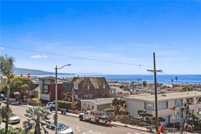 1900 Manhattan Avenue, Hermosa Beach, California 90254, 4 Bedrooms Bedrooms, ,3 BathroomsBathrooms,Residential,Sold,Manhattan,SR21134259