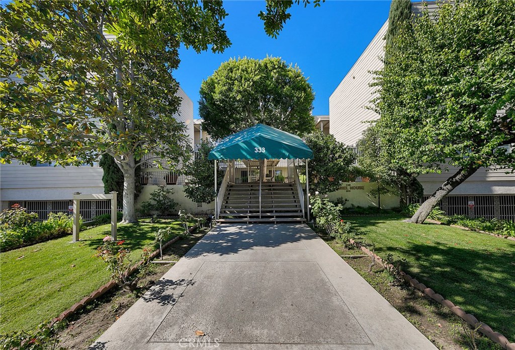 Photo for 333 N LOUISE Street, 19, Glendale, CA 91206 - Listing #SR-19255879 333 N LOUISE Street, 19, Glendale, CA 91206