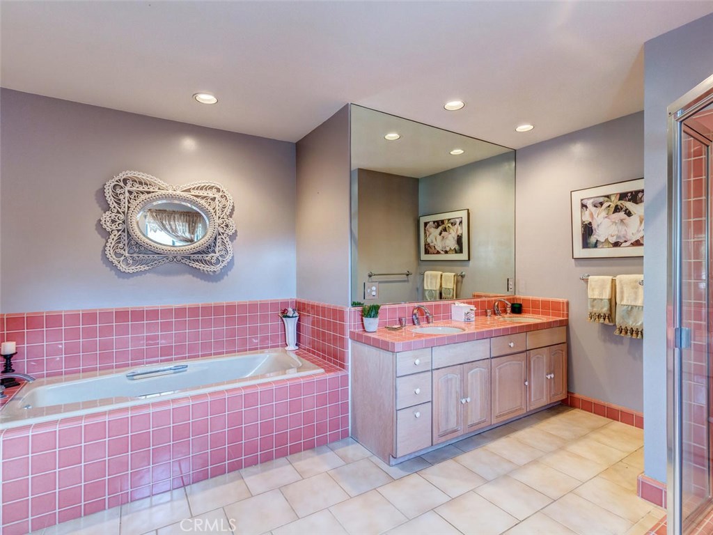 Photo for 1341 RAYMOND Avenue, Glendale, CA 91201 - Listing #SR-19221422 1341 RAYMOND Avenue, Glendale, CA 91201