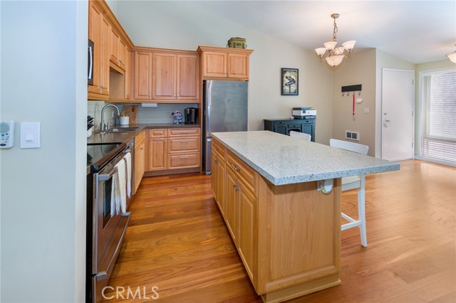 818 Camino Real, Redondo Beach, California 90277, 2 Bedrooms Bedrooms, ,2 BathroomsBathrooms,Residential,Sold,Camino Real,SR20198700