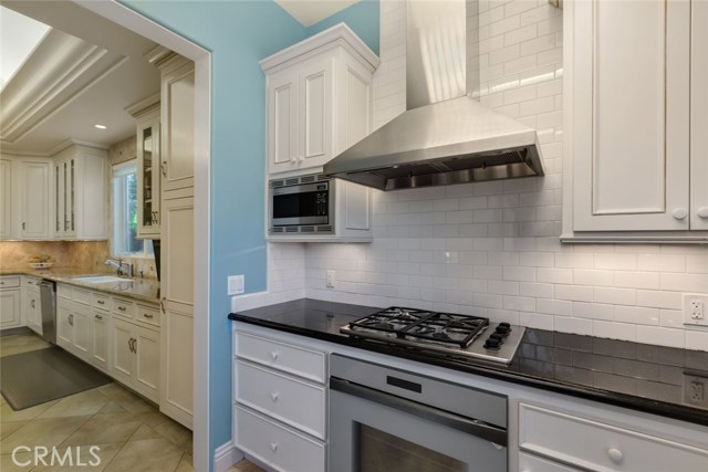 6 Bed Home for Sale in Sherman Oaks, California
