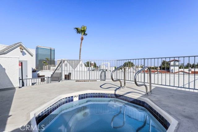 2 Bed Home for Sale in Sherman Oaks, California