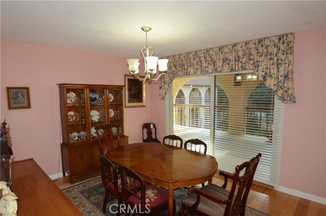 DINNING ROOM DINNING ROOM