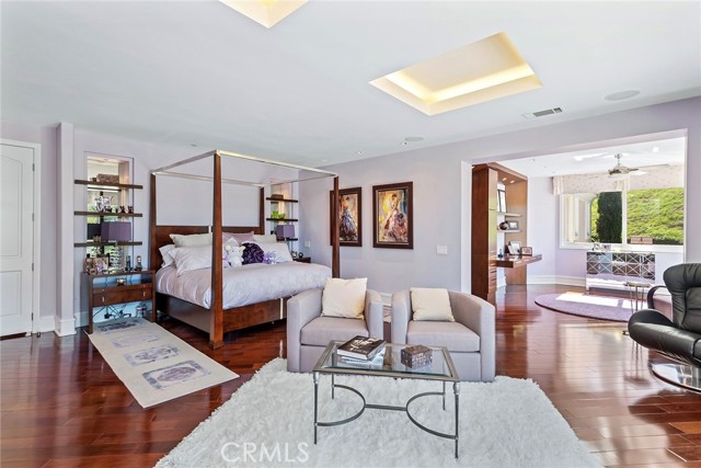 6 Bed Home for Sale in Calabasas, California