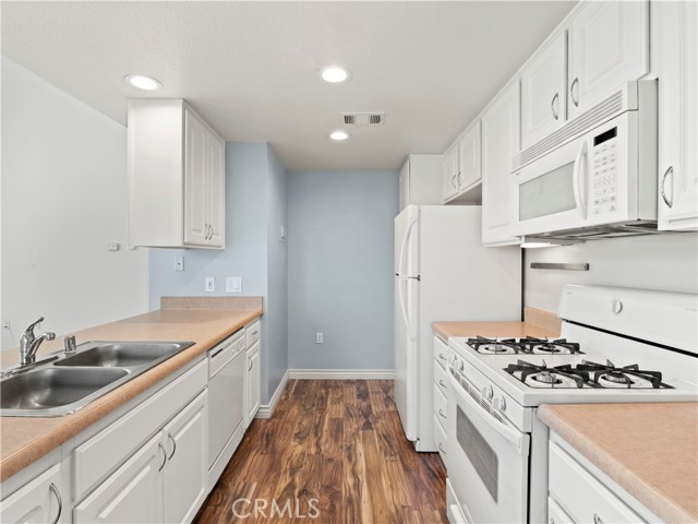 1 Bed Home for Sale in Saugus, California