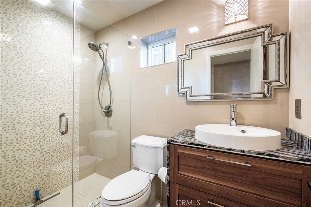 Photo for 1020 DAVIS Avenue, 105, Glendale, CA 91201 - Listing #SR-19270214 1020 DAVIS Avenue, 105, Glendale, CA 91201