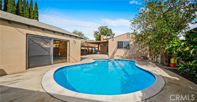 4 Bed Home for Sale in Van Nuys, California