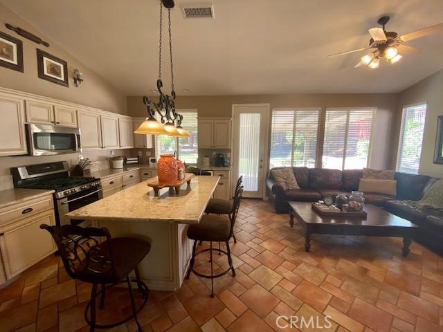 4 Bed Home for Sale in Castaic, California