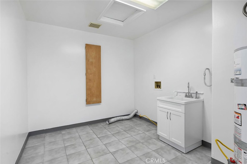 Photo for 648 ROBIN GLEN Drive, Glendale, CA 91202 - Listing #SR-19227329 648 ROBIN GLEN Drive, Glendale, CA 91202