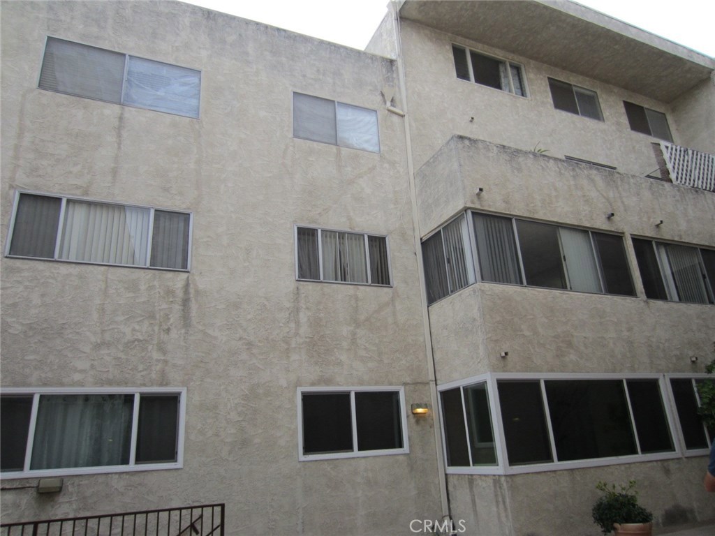 Photo for 570 W Stocker Street, 214, Glendale, CA 91202 - Listing #SR-19274904 570 W Stocker Street, 214, Glendale, CA 91202