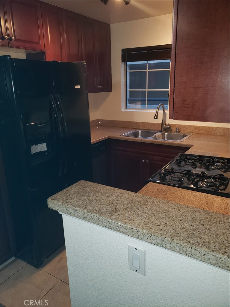 Photo for 5525 Canoga Avenue, 219, Woodland Hills, CA 91367 - Listing #SR-19278251 5525 Canoga Avenue, 219, Woodland Hills, CA 91367