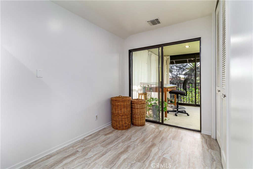 Photo for 1422 N CENTRAL Avenue, 8, Glendale, CA 91202 - Listing #SR-19243085 1422 N CENTRAL Avenue, 8, Glendale, CA 91202