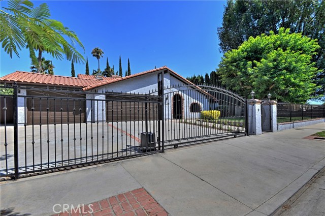 Photo of 6300 Royer Avenue, Woodland Hills, CA 91367