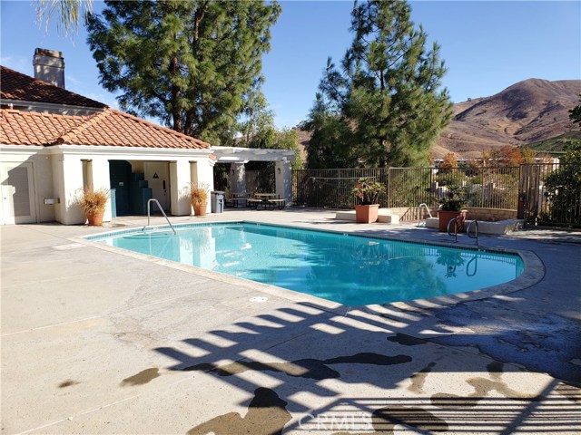 2 Bed Home for Sale in Calabasas, California