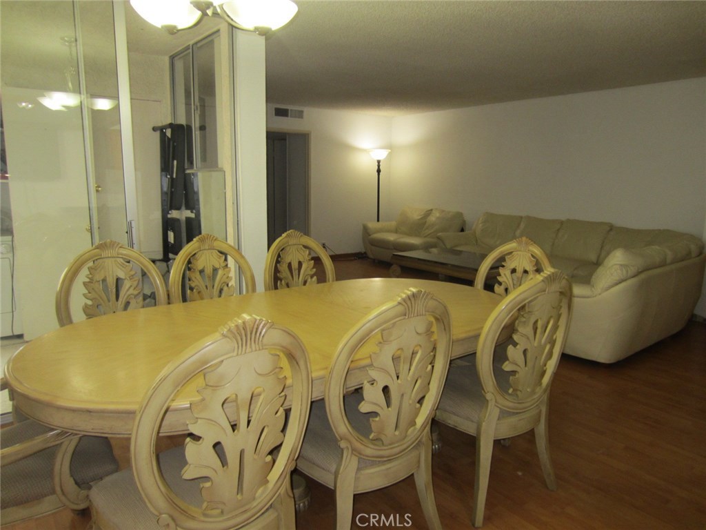Photo for 570 W Stocker Street, 214, Glendale, CA 91202 - Listing #SR-19274904 570 W Stocker Street, 214, Glendale, CA 91202