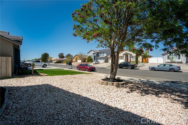 5 Bed Home for Sale in Rosamond, California