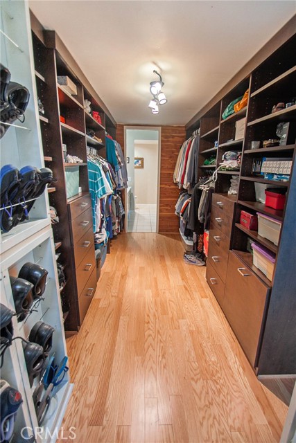 2 Bed Home for Sale in Valley Village, California