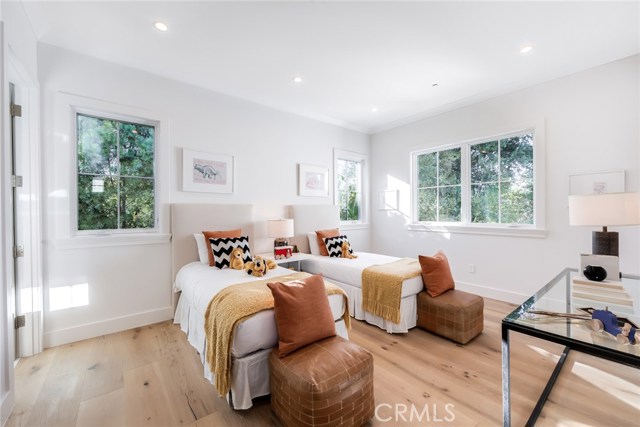 5 Bed Home for Sale in Encino, California