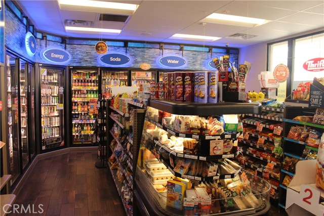 White, 93304, ,Commercial,For Sale,White,SR20204231