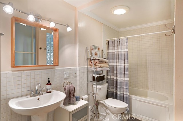 2 Bed Home for Sale in Newhall, California