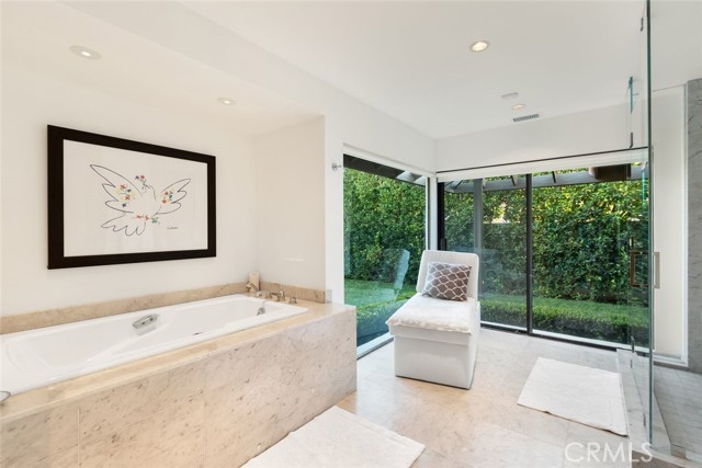 5 Bed Home for Sale in Encino, California