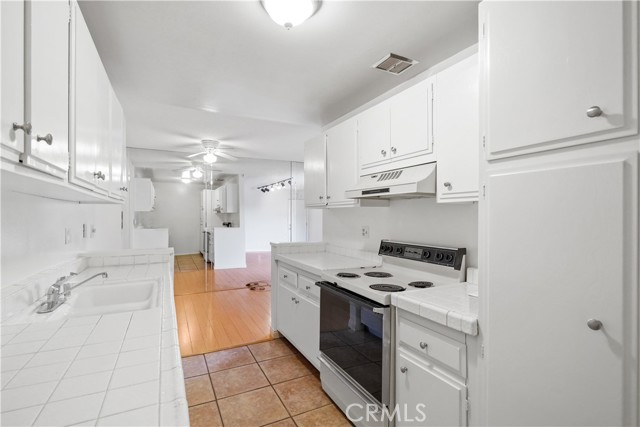1 Bed Home for Sale in Encino, California