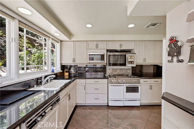 3 Bed Home for Sale in Beverly Hills, California