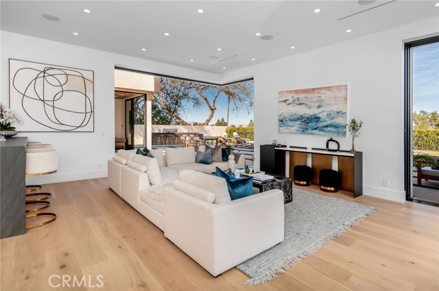 6 Bed Home for Sale in Encino, California