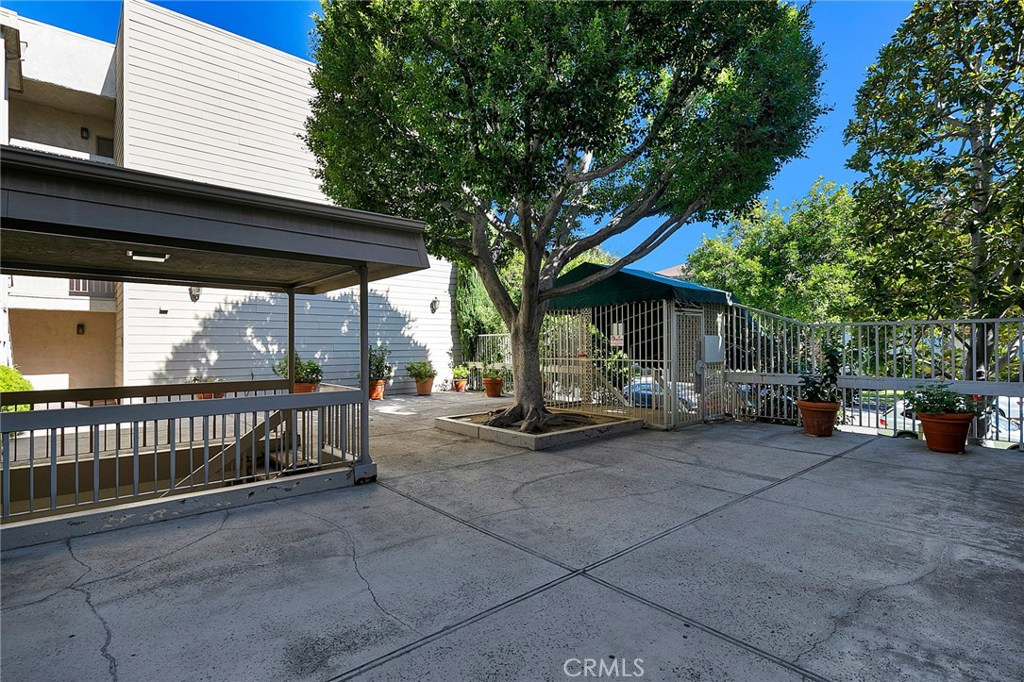 Photo for 333 N LOUISE Street, 19, Glendale, CA 91206 - Listing #SR-19255879 333 N LOUISE Street, 19, Glendale, CA 91206