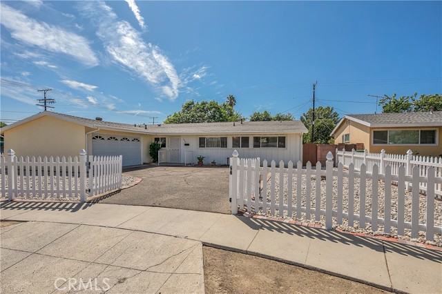 Detail Gallery Image 1 of 1 For 20504 Acre St, Canoga Park,  CA 91306 - 4 Beds | 2 Baths