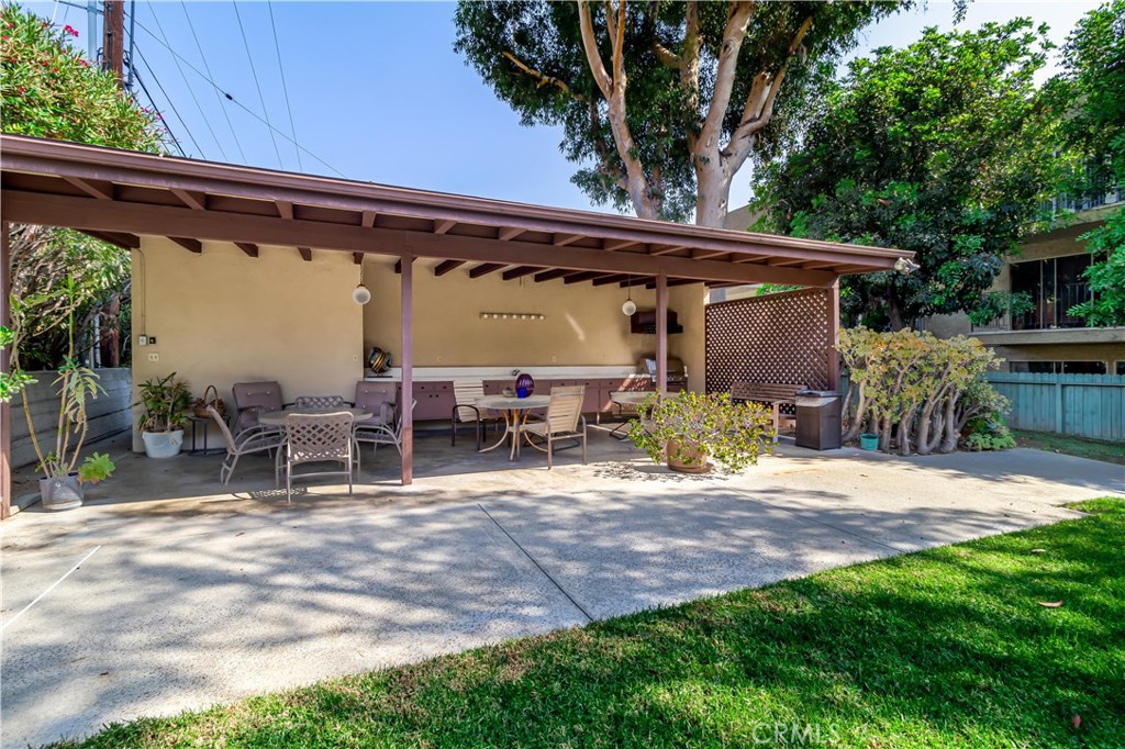 Photo for 1422 N CENTRAL Avenue, 8, Glendale, CA 91202 - Listing #SR-19243085 1422 N CENTRAL Avenue, 8, Glendale, CA 91202