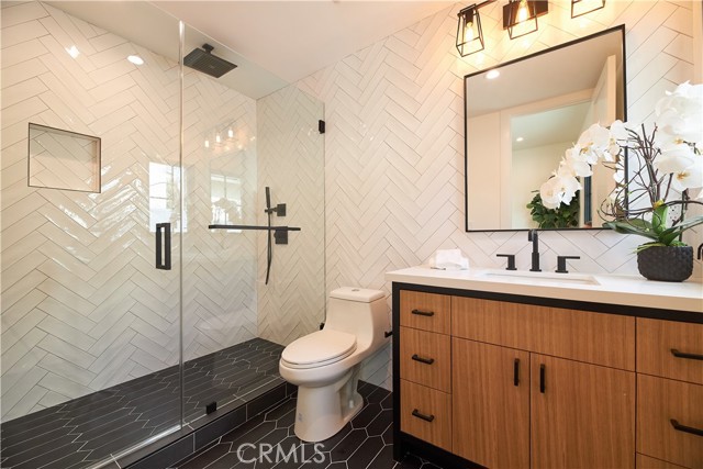 5 Bed Home for Sale in Encino, California