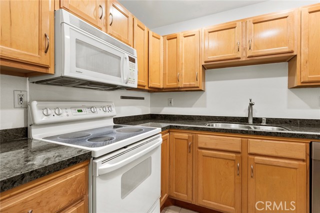 2 Bed Home for Sale in Calabasas, California