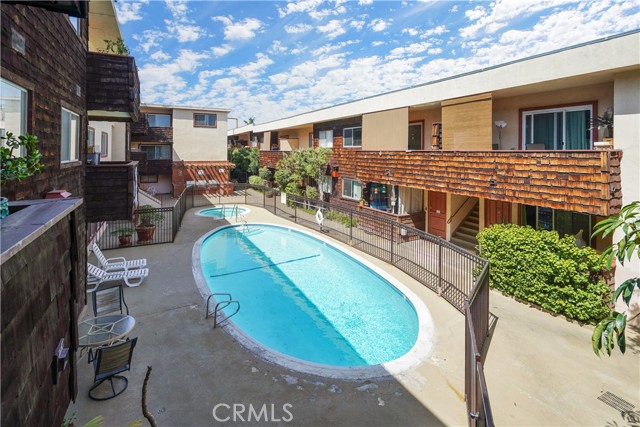 1 Bed Home for Sale in Encino, California