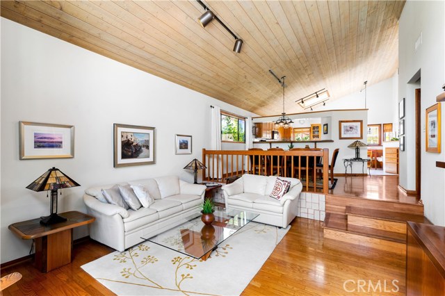 1104 Steinhart Avenue, Redondo Beach, California 90278, 3 Bedrooms Bedrooms, ,2 BathroomsBathrooms,Residential,Sold,Steinhart,SR19169285