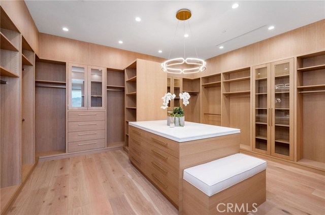 6 Bed Home for Sale in Encino, California