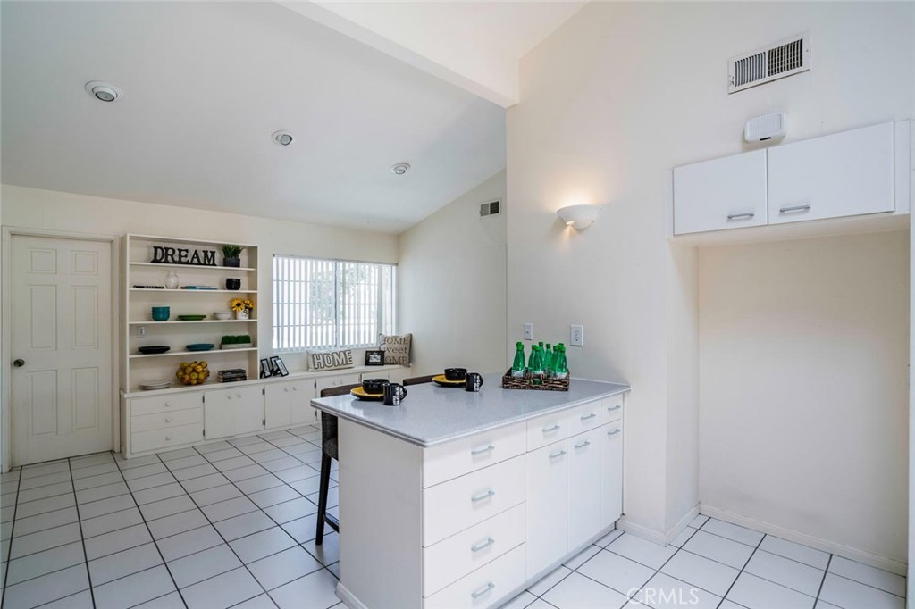 Photo for 5545 Ostin Avenue, Woodland Hills, CA 91367 - Listing #SR-19232071 5545 Ostin Avenue, Woodland Hills, CA 91367