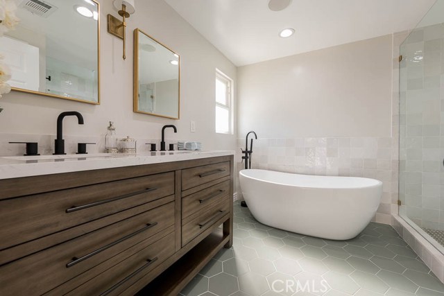 You will not find a master bath this nice anywhere else