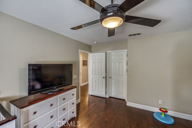 5 Bed Home for Sale in Saugus, California