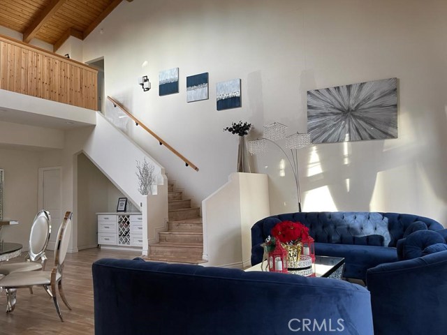 6 Bed Home for Sale in Granada Hills, California