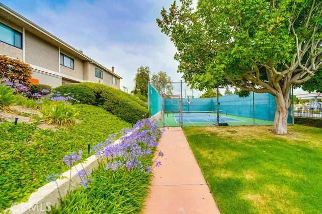 511 Meyer Lane, Redondo Beach, California 90278, 2 Bedrooms Bedrooms, ,1 BathroomBathrooms,Residential,Sold,Meyer,SR19152938