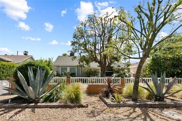 2 Bed Home for Sale in Van Nuys, California