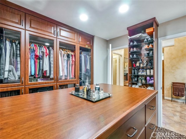 5 Bed Home for Sale in Calabasas, California
