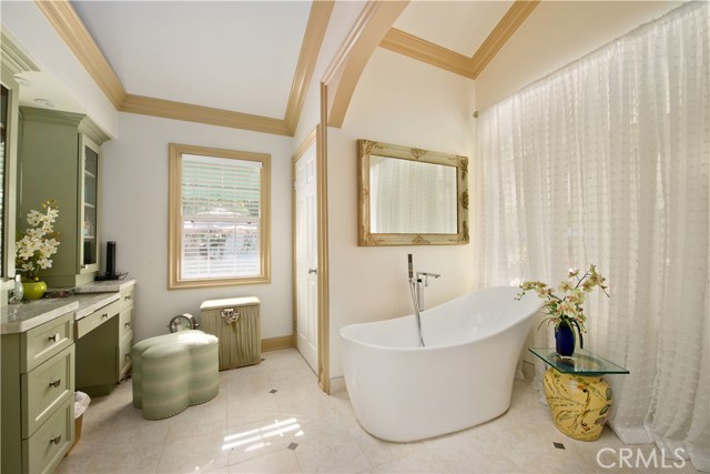 4 Bed Home for Sale in Lake Balboa, California