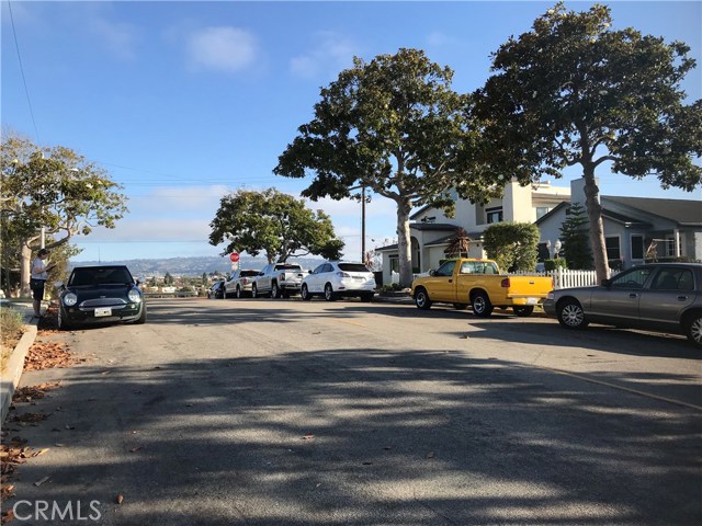 410 Maria Avenue, Redondo Beach, California 90277, 2 Bedrooms Bedrooms, ,1 BathroomBathrooms,Residential,Sold,Maria,SR19153739