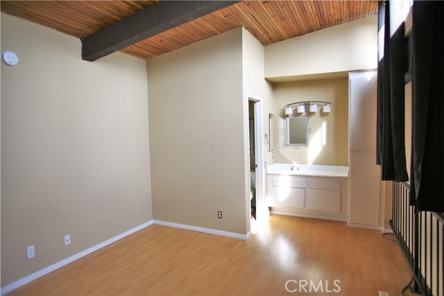 1 Bed Home for Sale in Encino, California