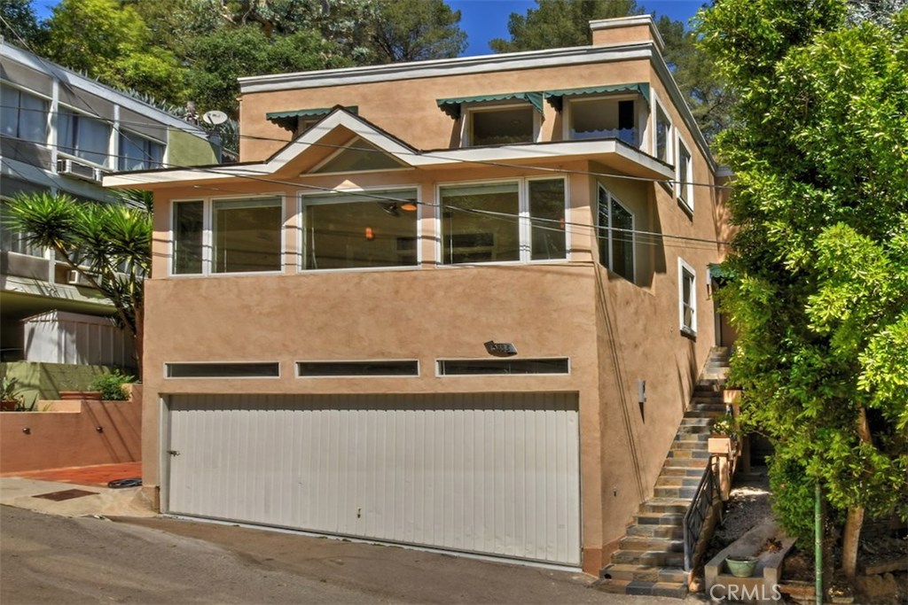 Photo of 10435 Oletha Lane, Bel Air, CA 90077