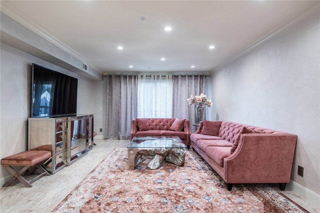 Photo for 1020 DAVIS Avenue, 105, Glendale, CA 91201 - Listing #SR-19270214 1020 DAVIS Avenue, 105, Glendale, CA 91201